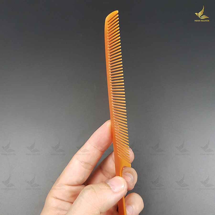 QIAO GONG LCTM808 - Với công nghệ hiện đại và thiết kế đẹp mắt, QIAO GONG LCTM808 sẽ là một công cụ tuyệt vời để cắt tóc. Hãy xem hình ảnh để tìm hiểu thêm về công cụ này và chọn cho mình một sản phẩm cắt tóc chất lượng nhất.