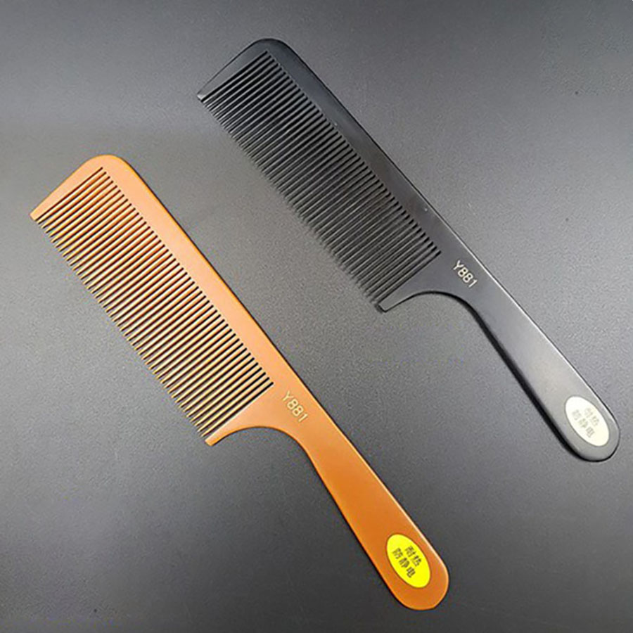 Lược cắt tóc nam Bakelite được làm từ chất liệu Bakelite chắc chắn và có độ bền cao, giúp thợ cắt tóc thực hiện các kiểu tóc nhanh chóng và dễ dàng hơn. Hãy xem hình ảnh sản phẩm để biết thêm chi tiết.